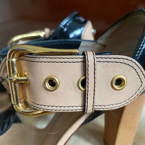 Black patent leather and tan T-strap  sandal - Picture 10 of 14